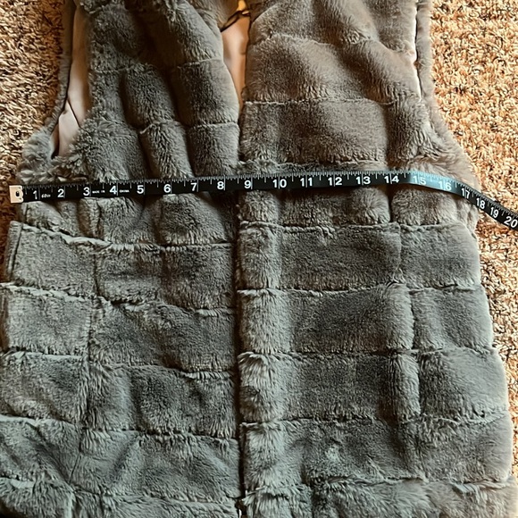 Dylan fur vest - Picture 4 of 5